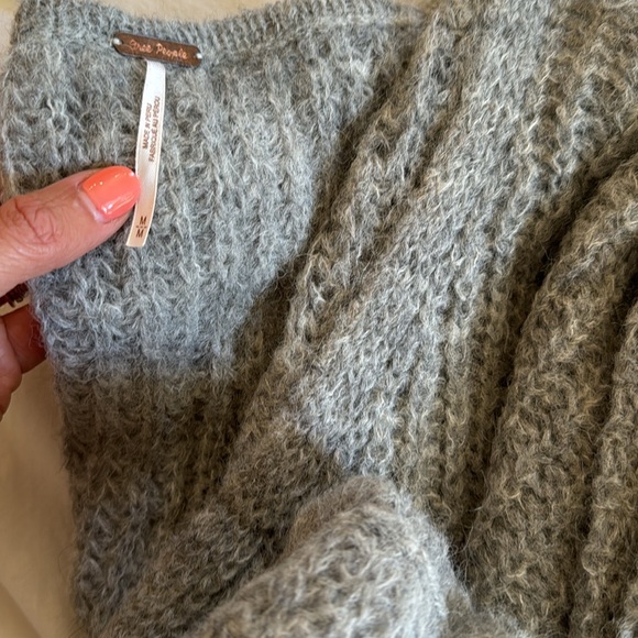 Free People Moonbeam Slouchy Ribbed Knit Long Sleeve V-Neck Pullover Sweater - Picture 10 of 10